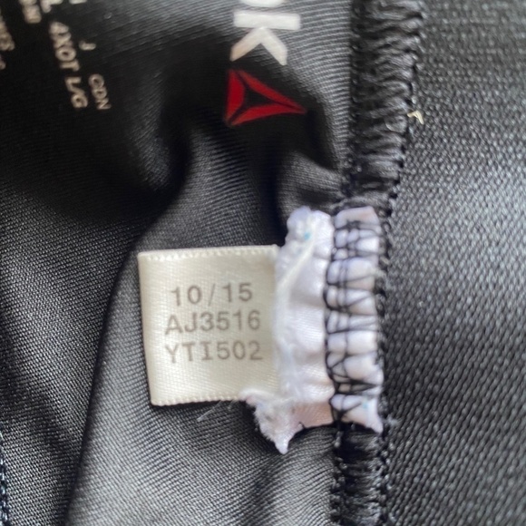 𝅺REEBOK cropped athletic pants / yoga / workout / running / walking size L - Picture 5 of 5